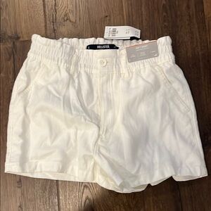New Hollister Women’s White Shorts